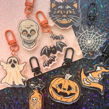 Load image into Gallery viewer, VINTAGE HALLOWEEN - 2" keychain surprise bag