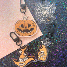 Load image into Gallery viewer, VINTAGE HALLOWEEN - 2" keychain surprise bag