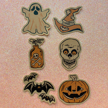 Load image into Gallery viewer, VINTAGE HALLOWEEN - 2" kraft paper sticker set