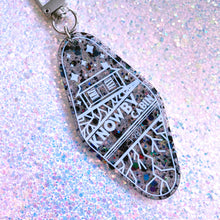 Load image into Gallery viewer, Evil Dead KNOWBY CABIN - 3.5" hotel keychain
