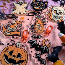 Load image into Gallery viewer, VINTAGE HALLOWEEN - 2.5" acrylic keychains
