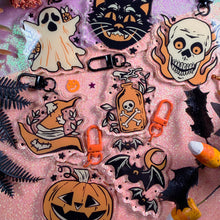 Load image into Gallery viewer, VINTAGE HALLOWEEN - 2.5" acrylic keychains
